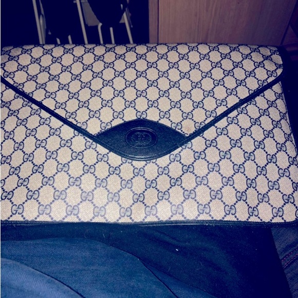 Gucci Handbags - Amazing vintage Authentic Gucci briefcase excellent condition